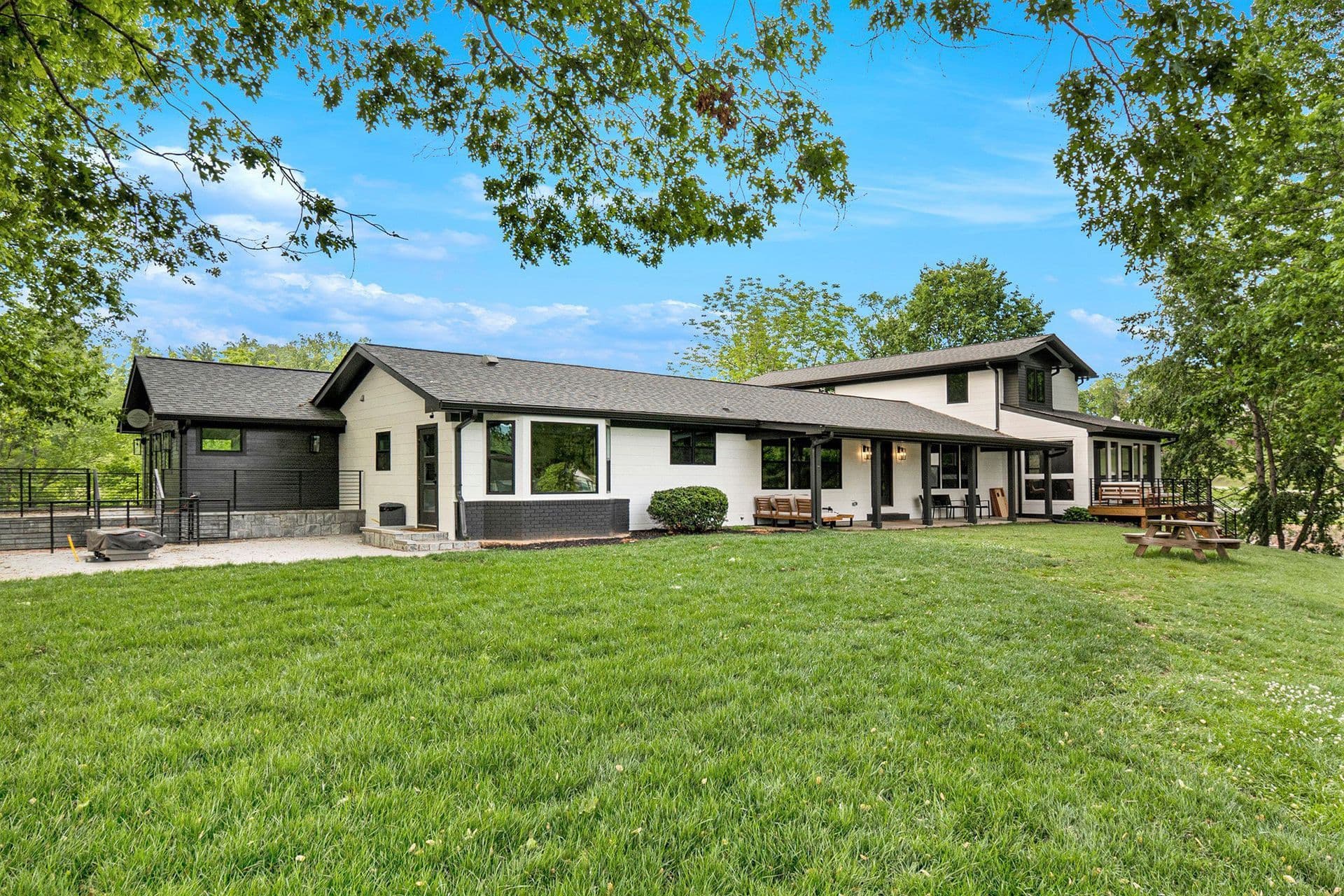 The Lodge 3-bedroom lakeside cabin rental at Tranquille Resort, Hiawassee Georgia