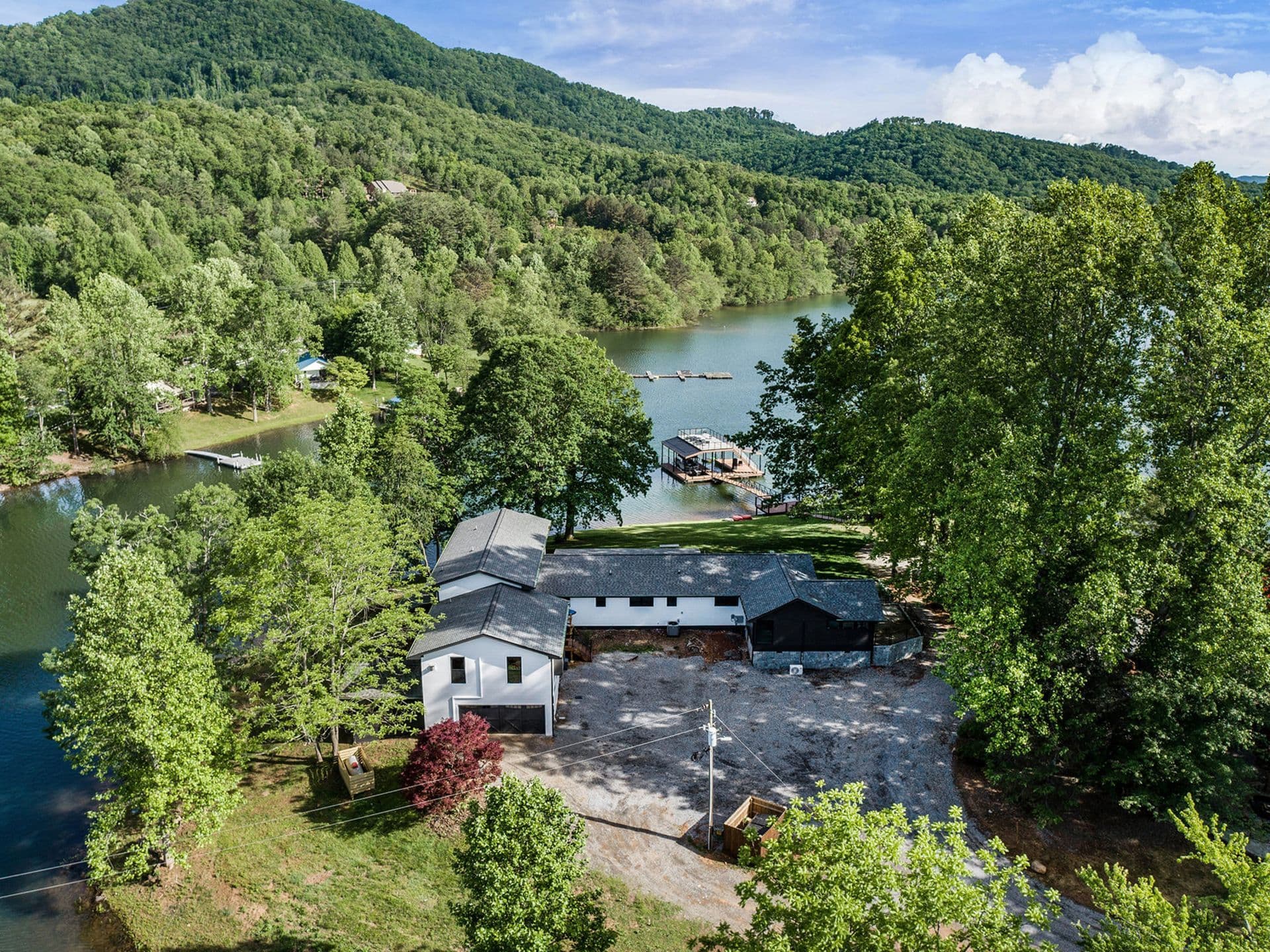 Aerial view of Tranquille Resort cabins in the North Georgia mountains on Lake Chatuge